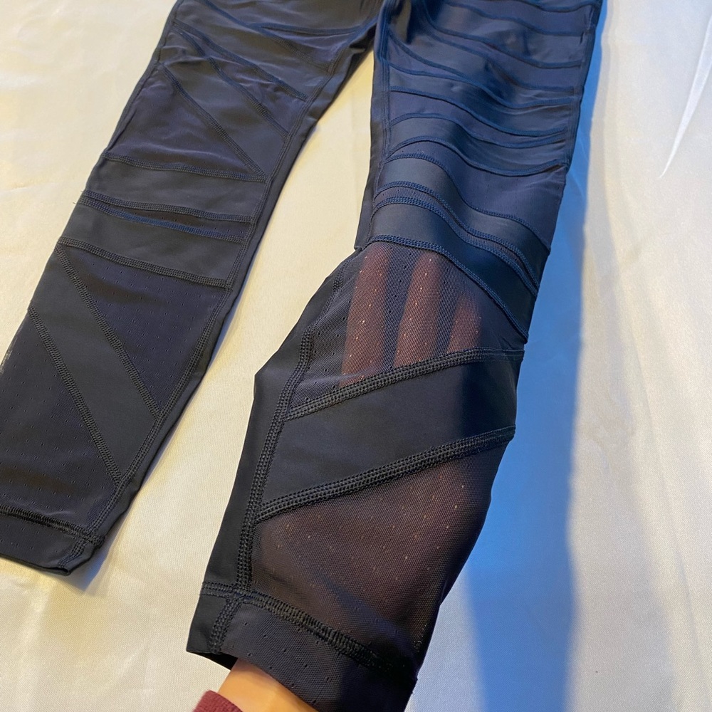 LULULEMON TechMesh ** Discontinued ** Wunder Under